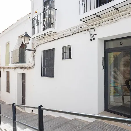 Cervantes Apartment *